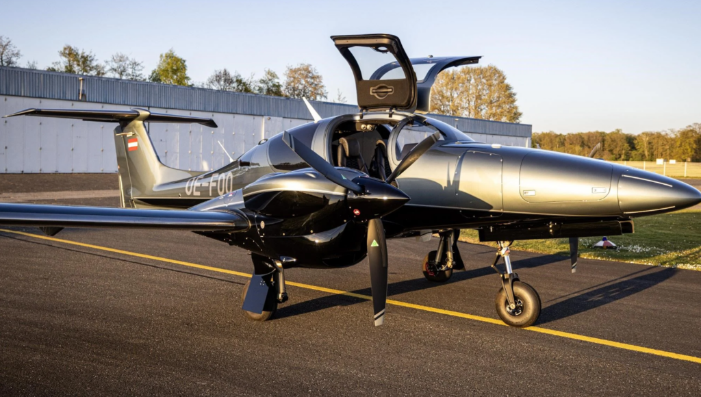 Diamond DA62 OE-FOO auf dem Vorfeld